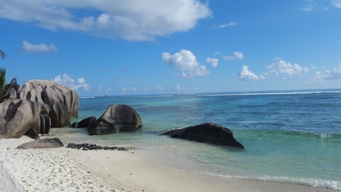 Plage de la Digue aux Seychelles